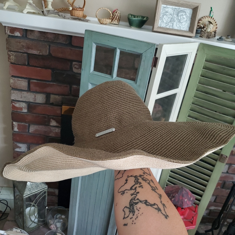 🌠3/$12 or FREE🌠 Beachy oversized floppy sun hat
